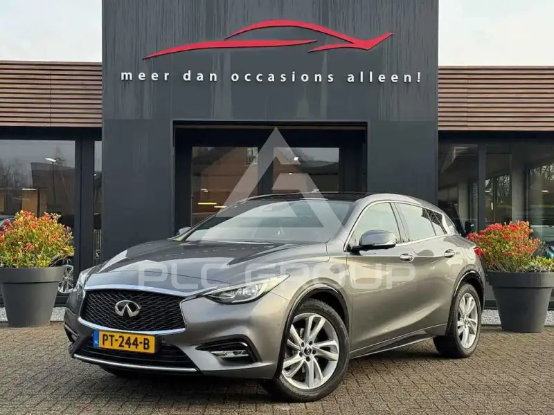 2016 Infinity Q30