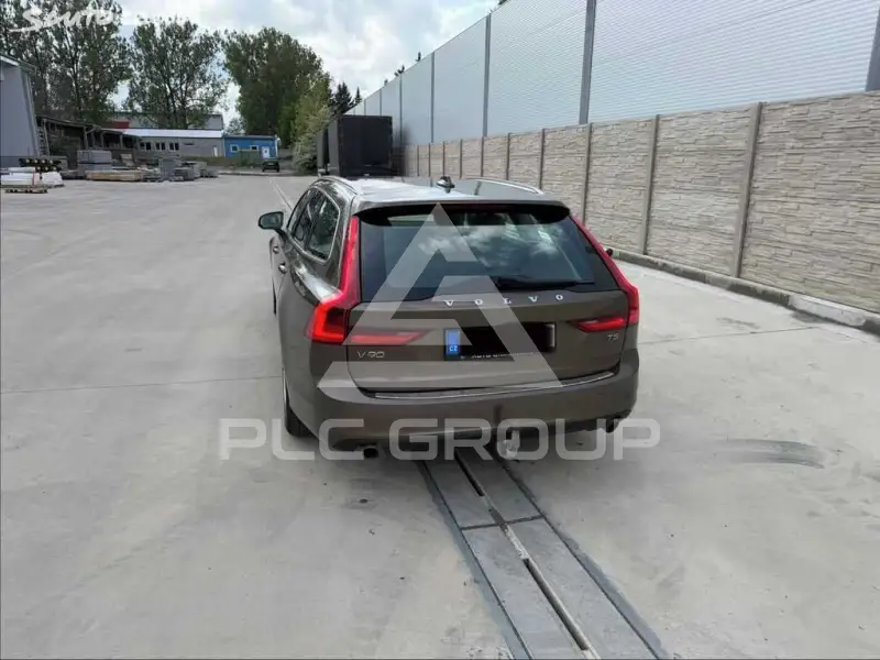 2016 Volvo V90