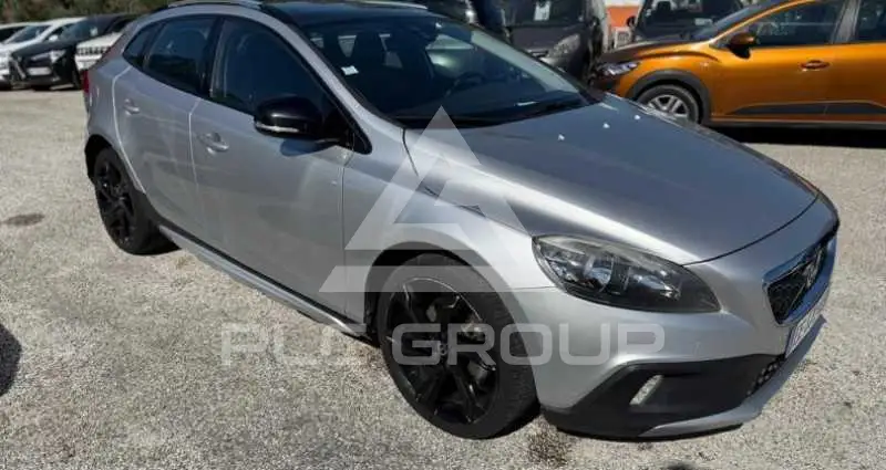 2016 Volvo V40