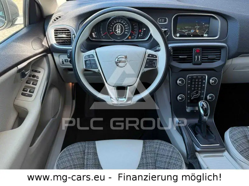 2016 Volvo V40