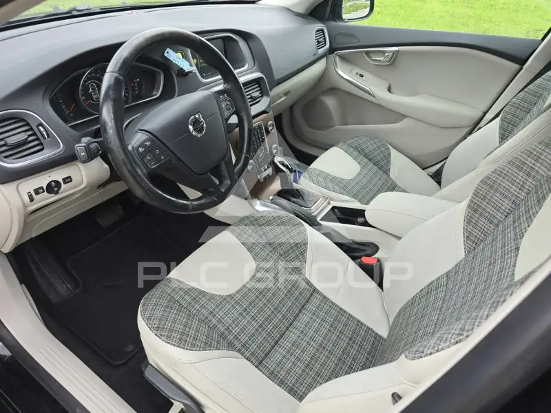 2016 Volvo V40