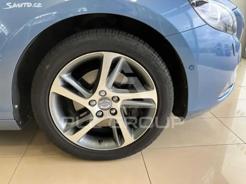 2016 Volvo V40