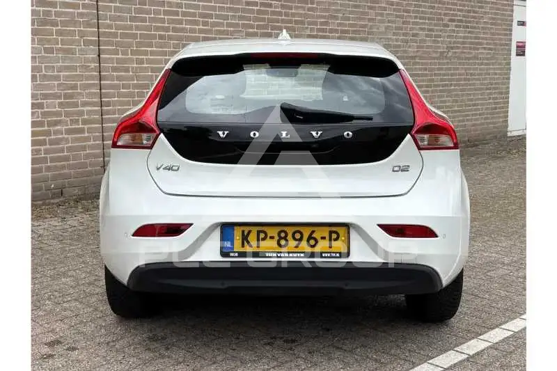 2016 Volvo V40