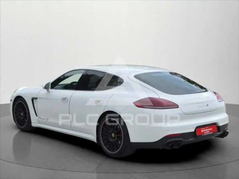 2016 Porsche Panamera