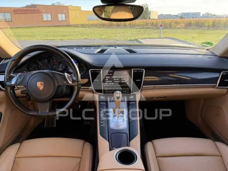 2016 Porsche Panamera