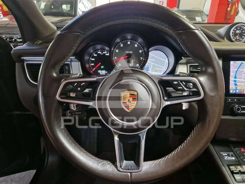 2016 Porsche MACAN