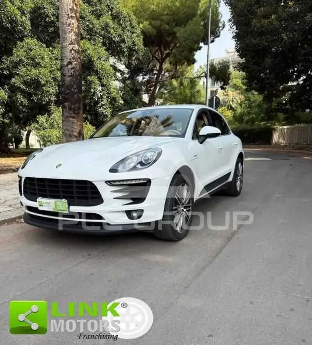 2016 Porsche MACAN