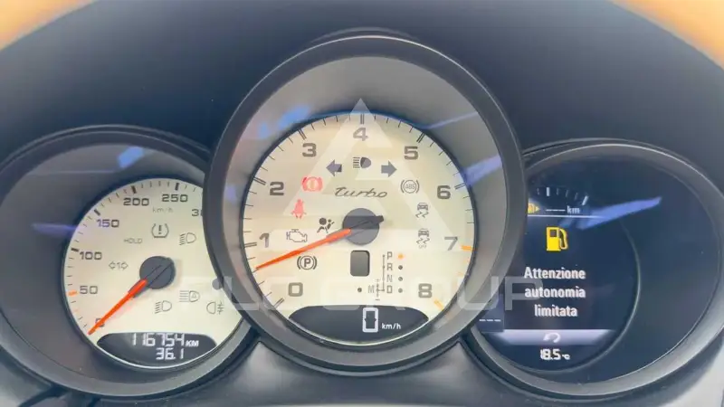 2016 Porsche MACAN