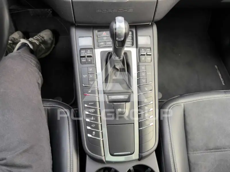 2016 Porsche MACAN