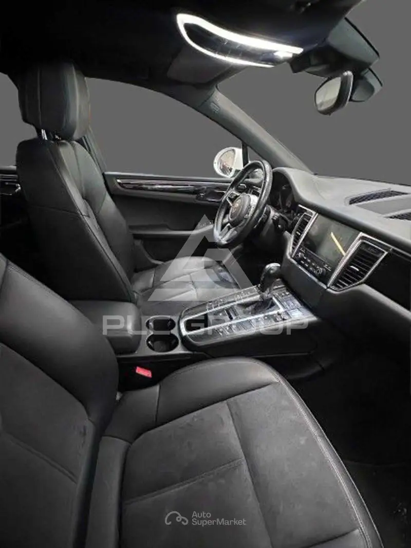 2016 Porsche MACAN