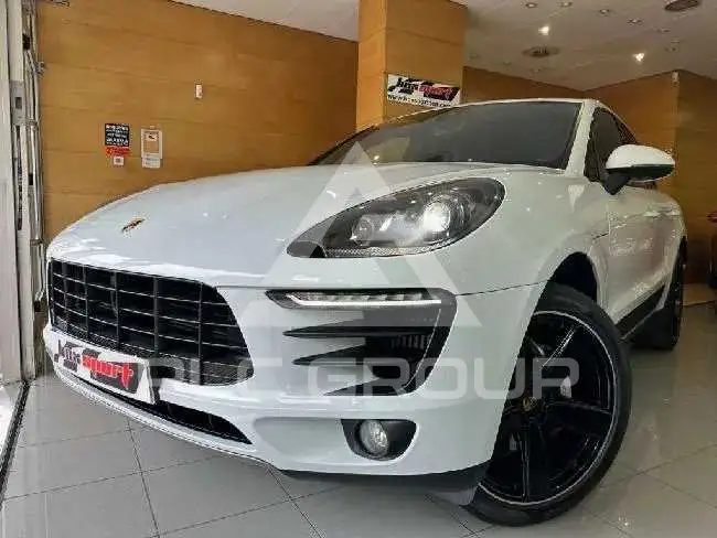 2016 Porsche MACAN