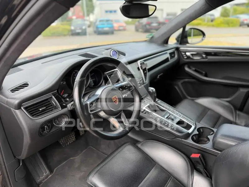 2016 Porsche MACAN