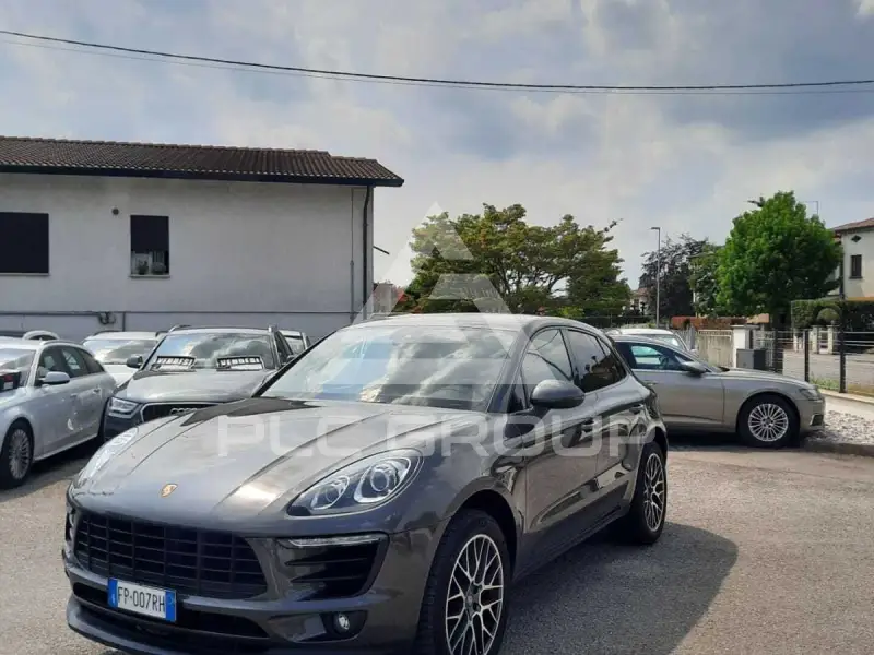 2016 Porsche MACAN