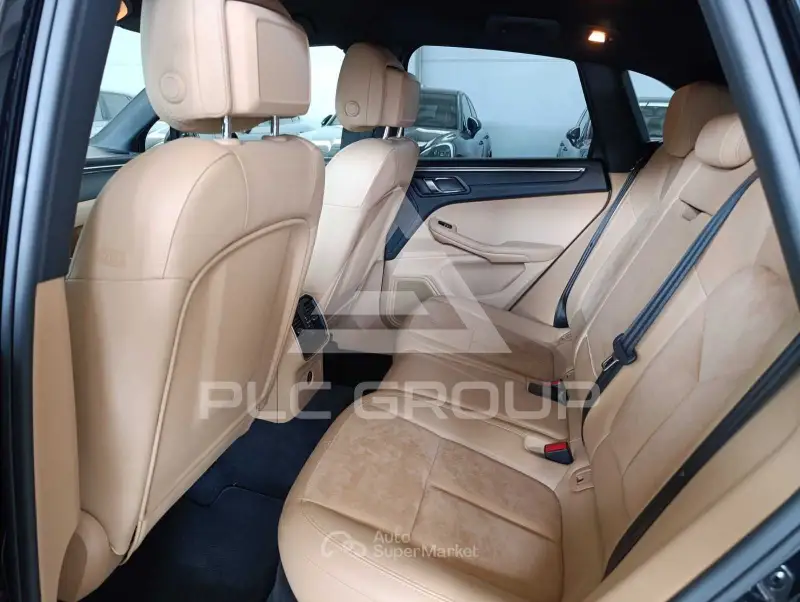 2016 Porsche MACAN