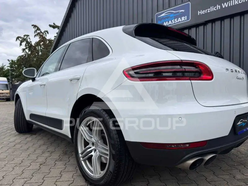 2016 Porsche MACAN