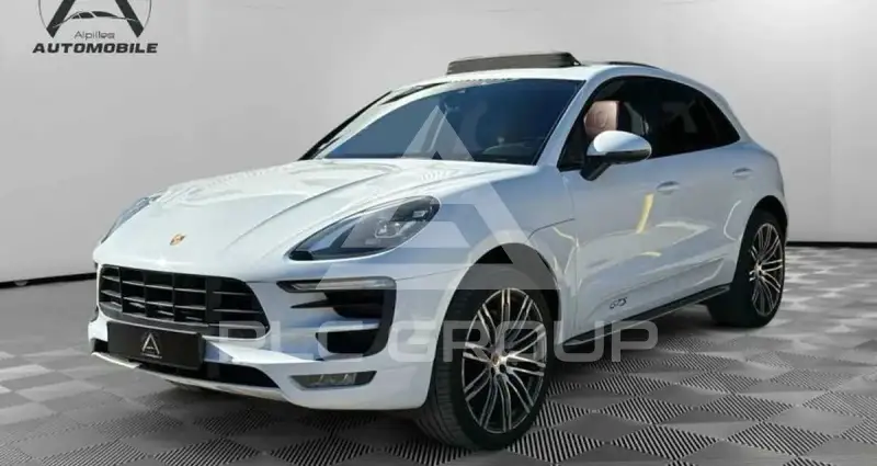 2016 Porsche MACAN