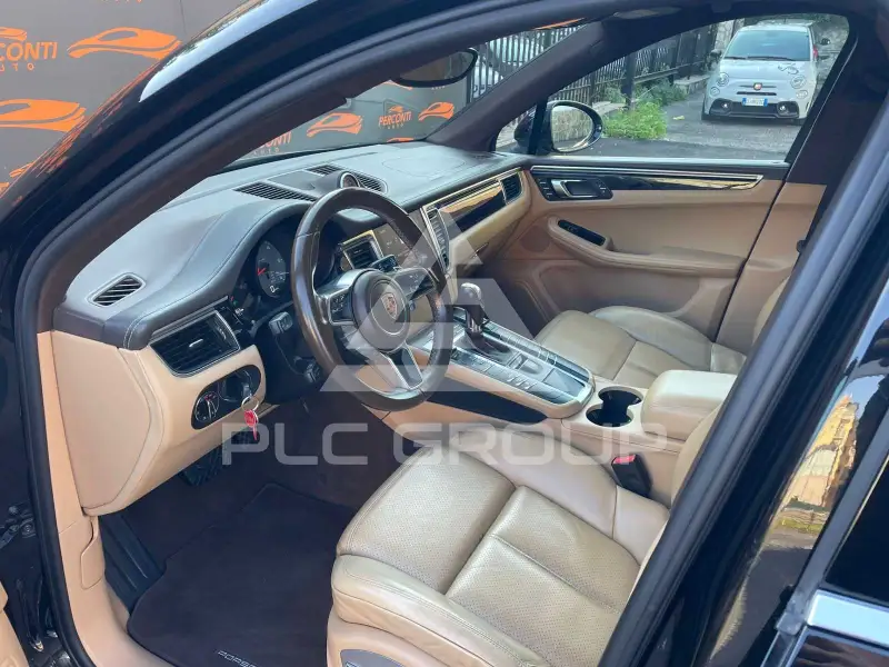 2016 Porsche MACAN