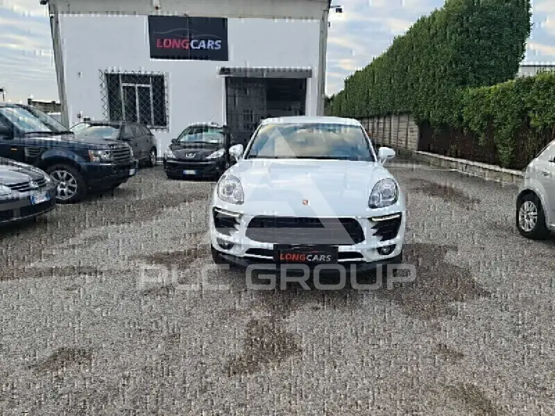 2016 Porsche MACAN