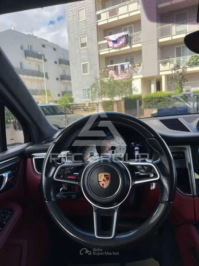 2016 Porsche MACAN
