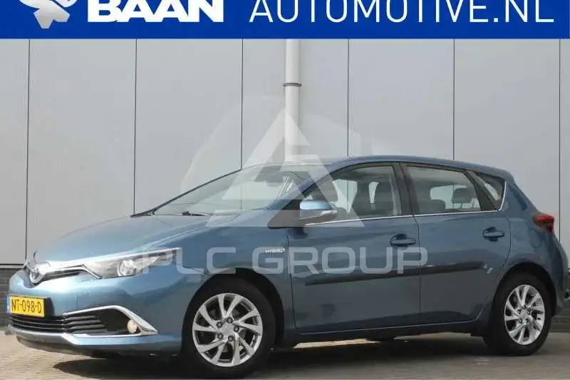 2016 Toyota AURIS