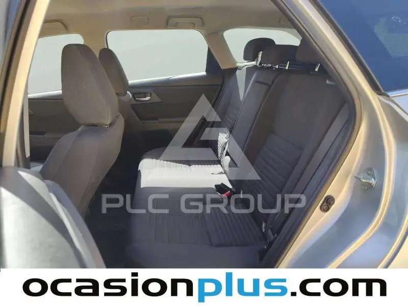 2016 Toyota AURIS