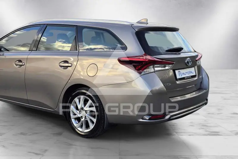 2016 Toyota AURIS