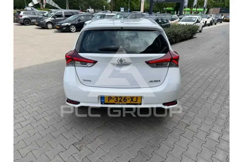 2016 Toyota AURIS