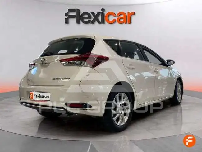 2016 Toyota AURIS