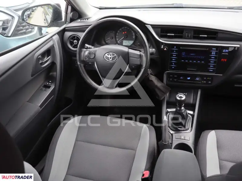 2016 Toyota AURIS