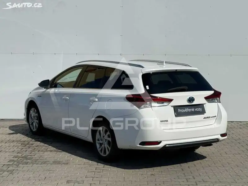 2016 Toyota AURIS