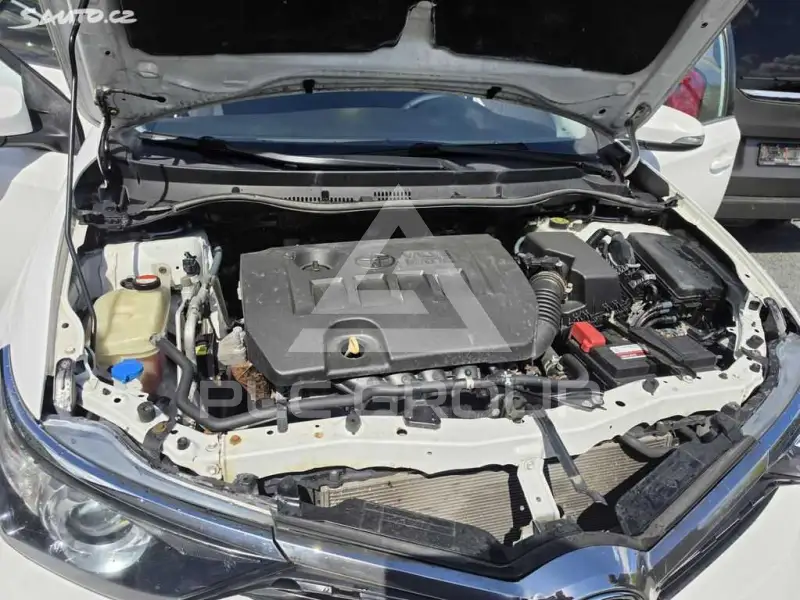 2016 Toyota AURIS