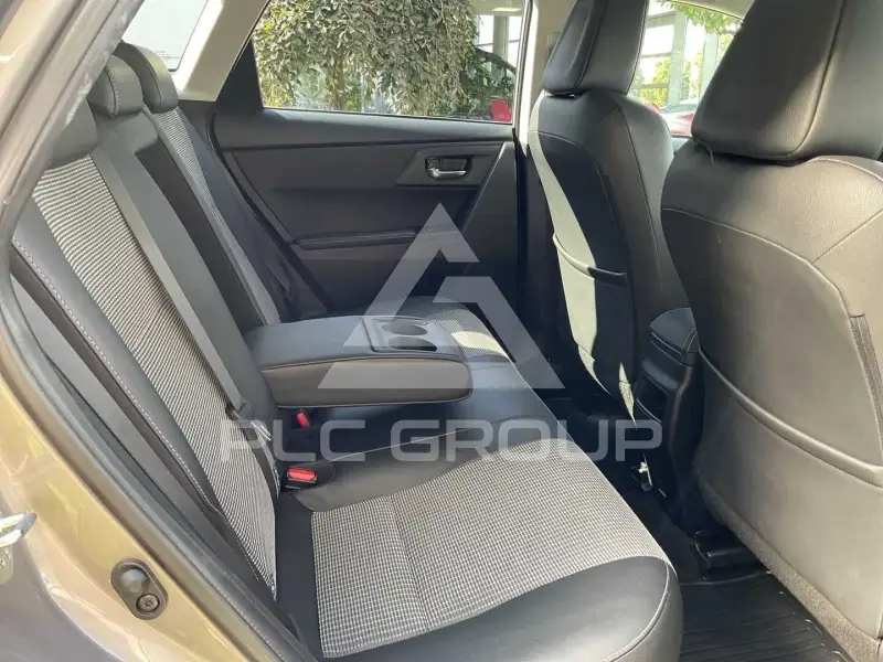 2016 Toyota AURIS