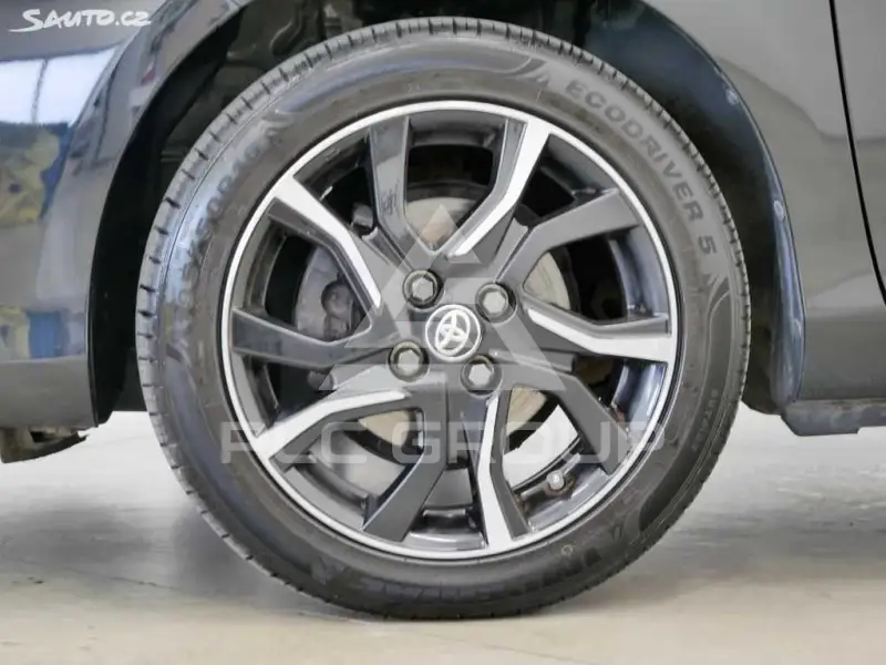 2016 Toyota YARIS