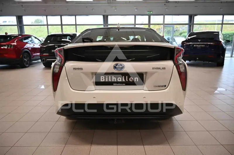 2016 Toyota PRIUS