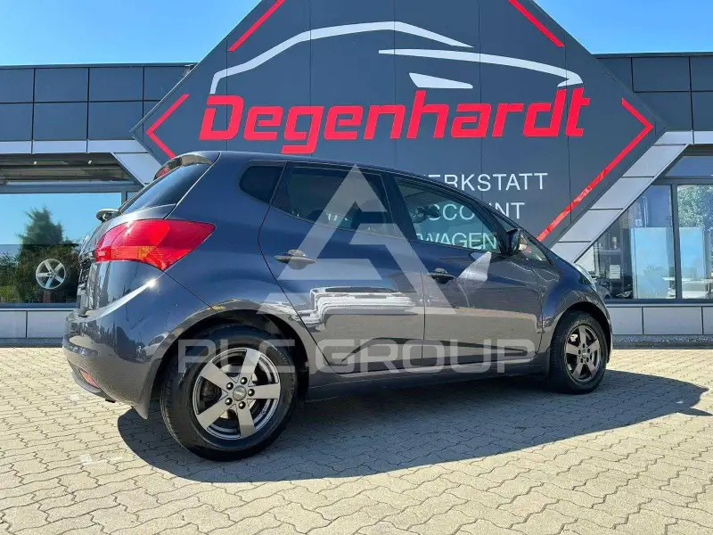 2016 KIA Venga