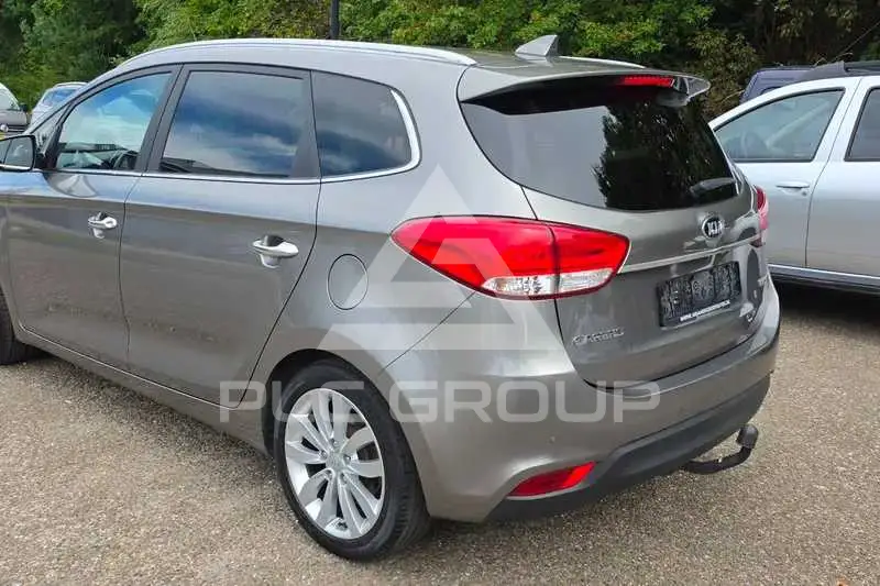 2016 KIA Carens