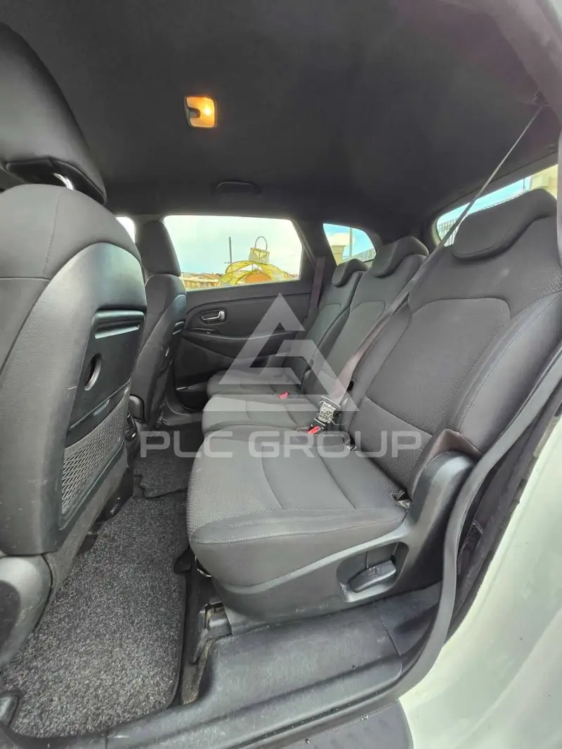 2016 KIA Carens