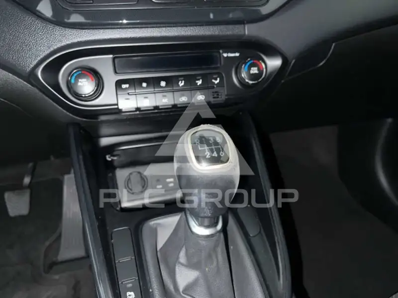 2016 KIA Carens