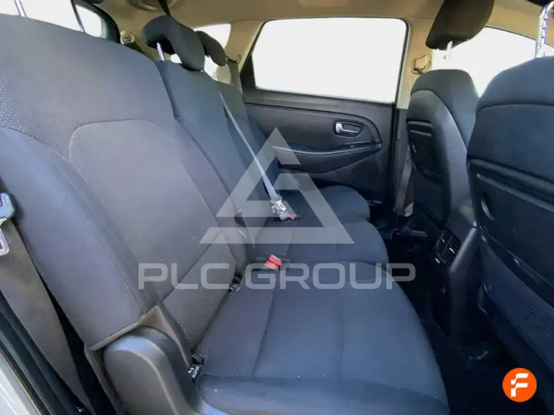 2016 KIA Carens