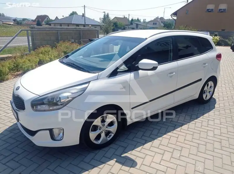 2016 KIA Carens