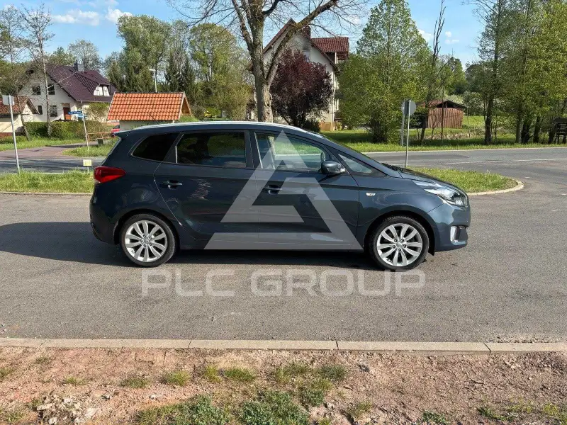 2016 KIA Carens