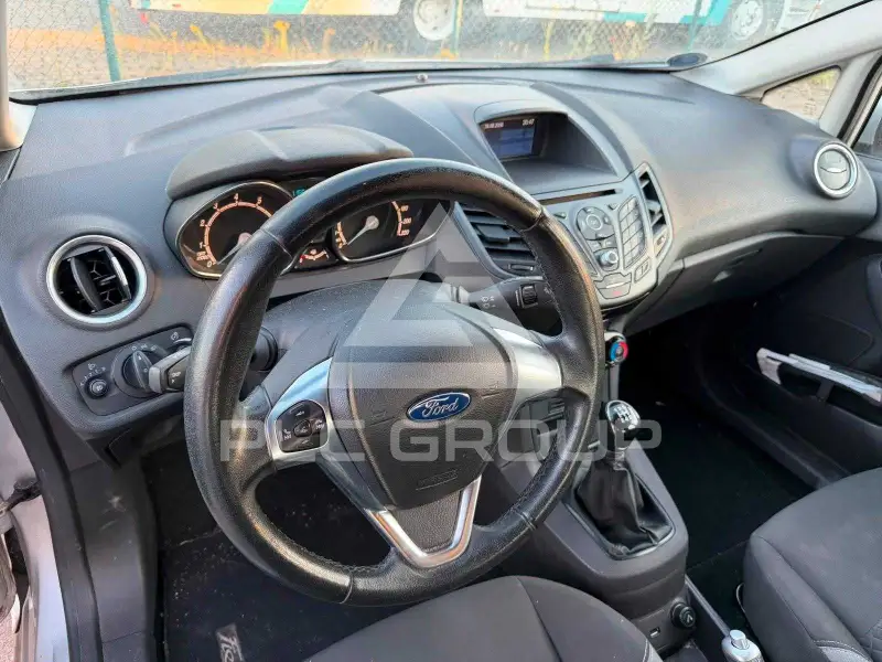 2016 Ford FIESTA