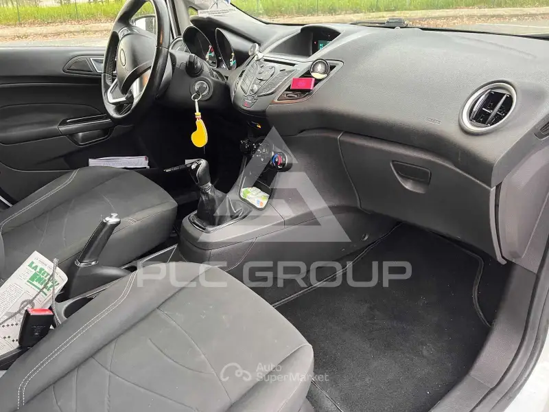 2016 Ford FIESTA