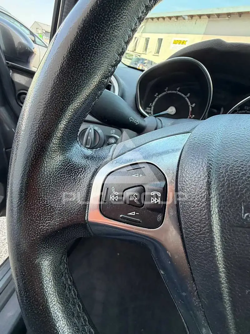 2016 Ford FIESTA