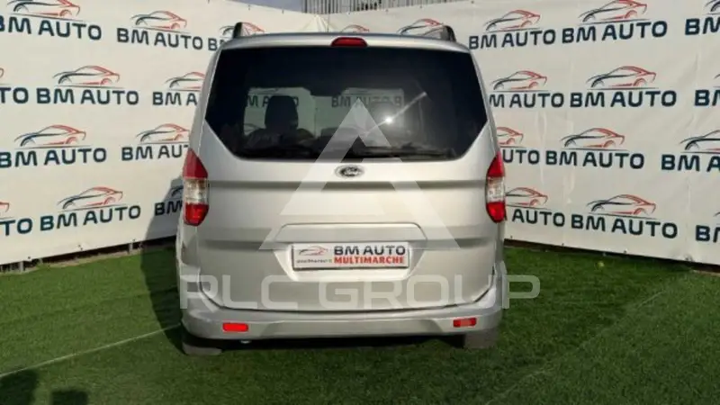 2016 Ford Tourneo