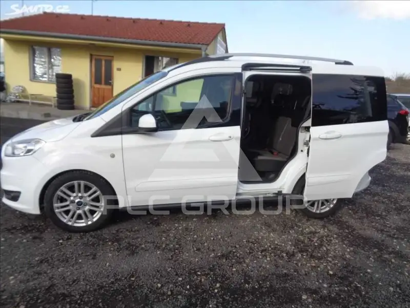 2016 Ford Tourneo