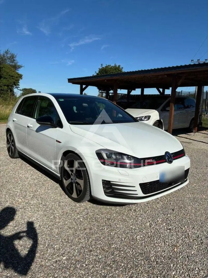 2016 Volkswagen GOLF