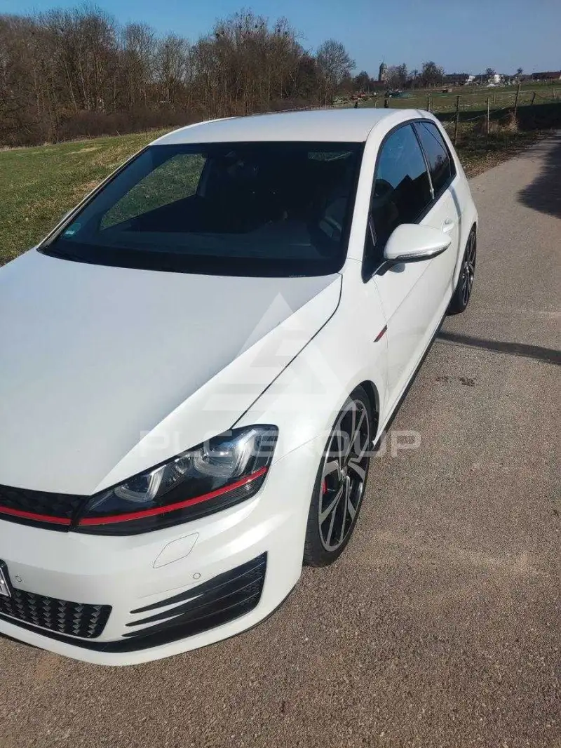 2016 Volkswagen GOLF