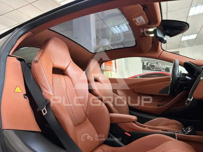 2016 McLaren 570GT