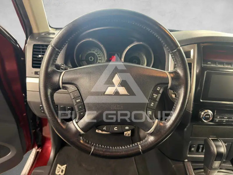2017 Mitsubishi PAJARO